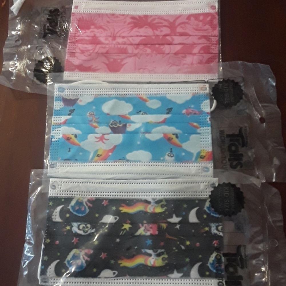 3 PC Trolls Girls Disposable Face Masks NEW